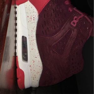NIKE AIR TRAINER 3